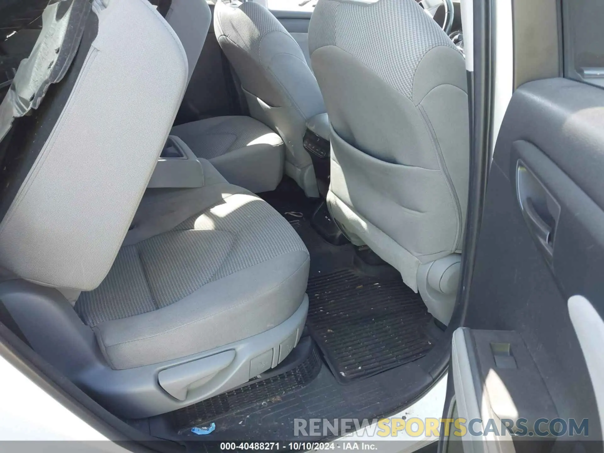 8 Photograph of a damaged car 5TDBBRCH3LS005137 TOYOTA HIGHLANDER 2020