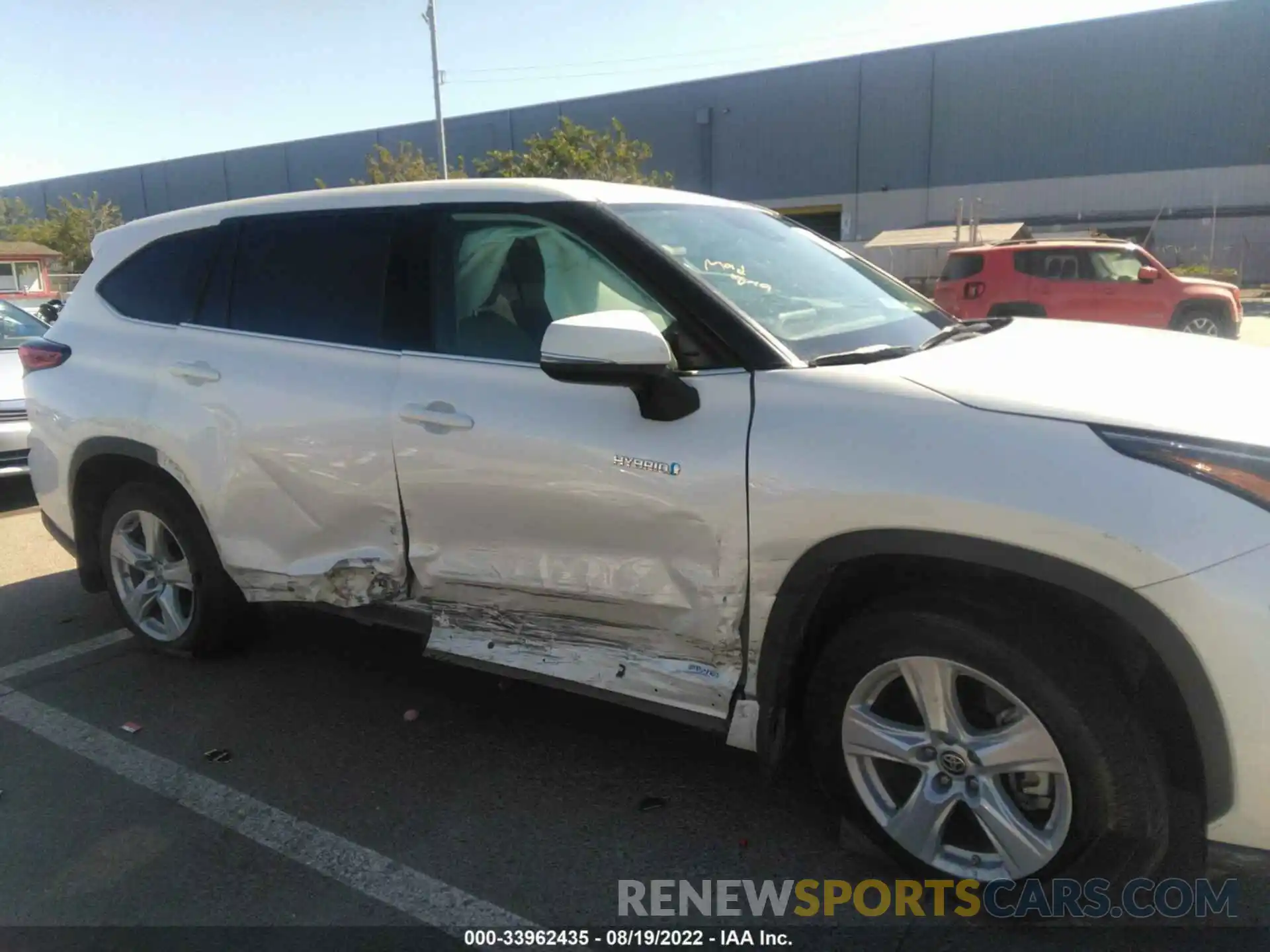 6 Photograph of a damaged car 5TDBBRCH4LS509423 TOYOTA HIGHLANDER 2020