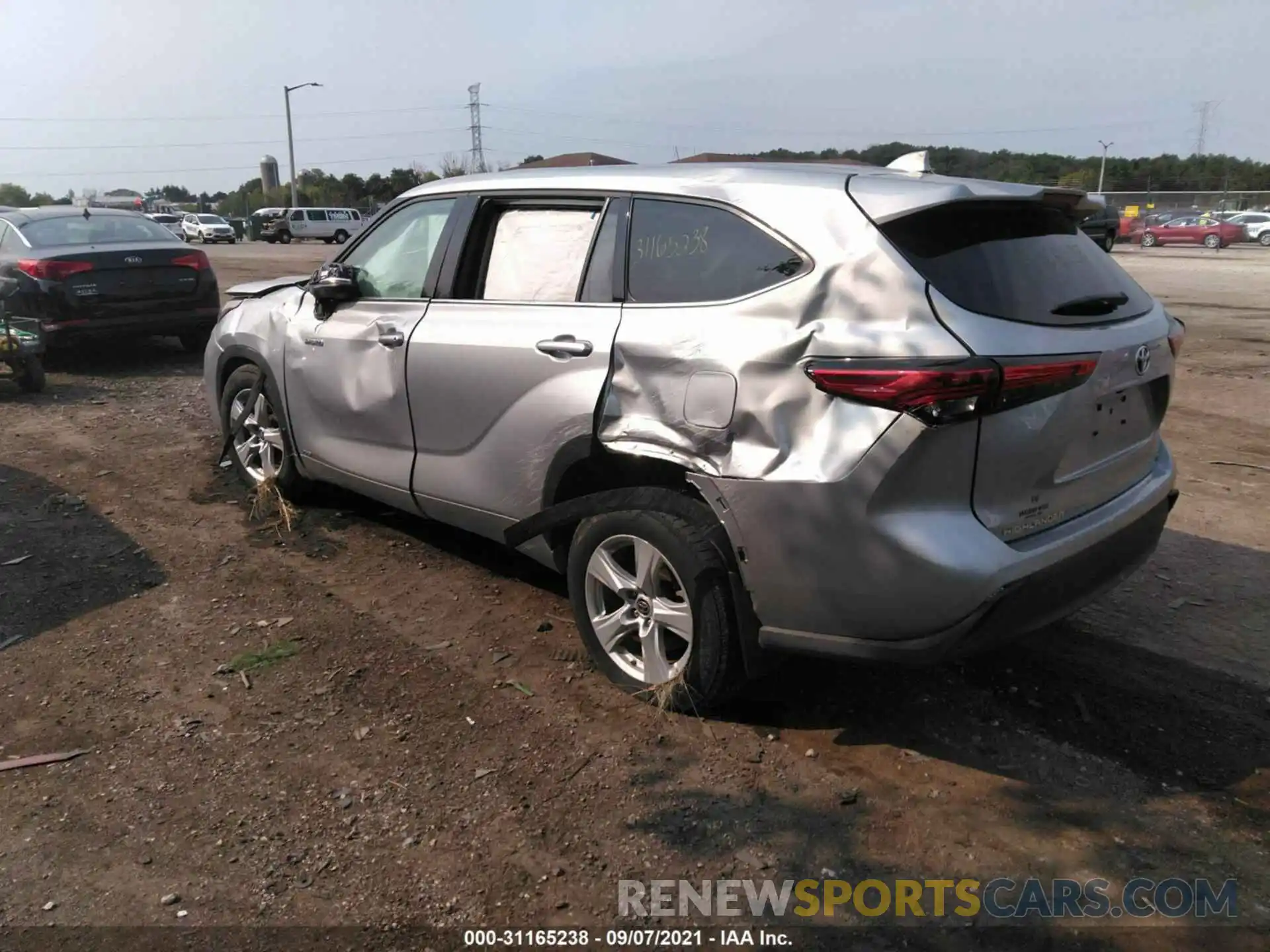 3 Photograph of a damaged car 5TDBBRCH8LS504547 TOYOTA HIGHLANDER 2020