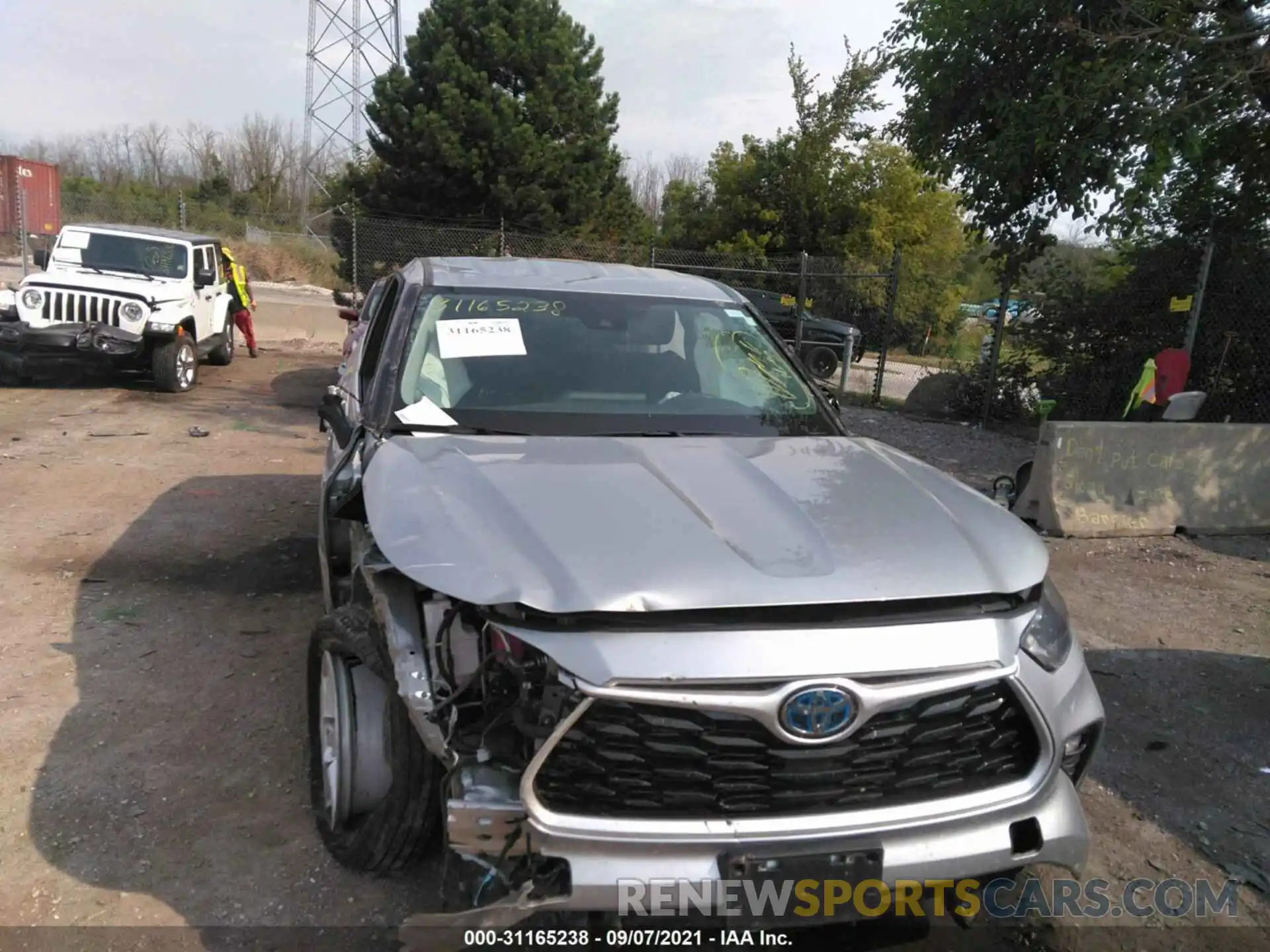 6 Photograph of a damaged car 5TDBBRCH8LS504547 TOYOTA HIGHLANDER 2020