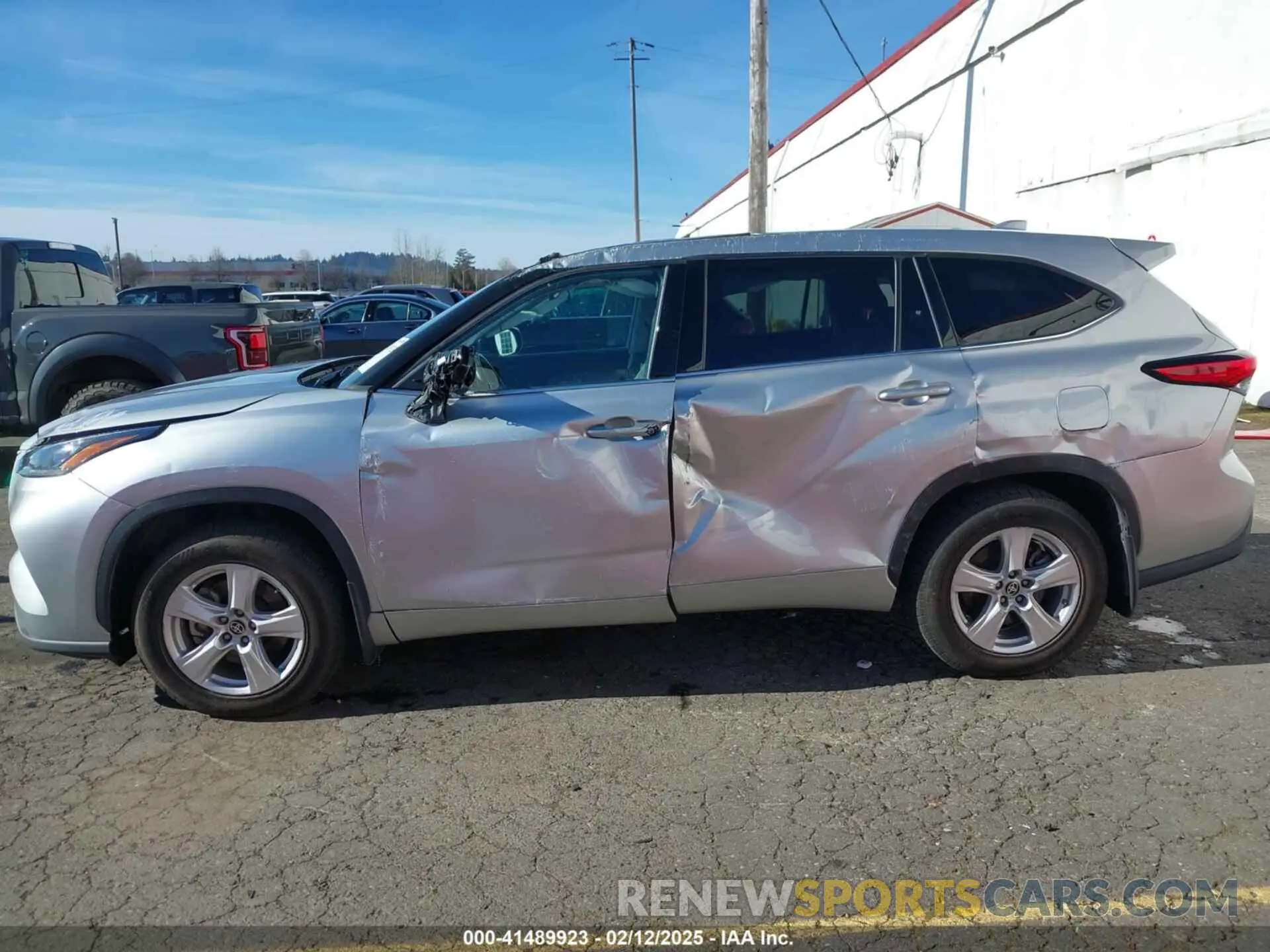 14 Photograph of a damaged car 5TDBZRBH0LS045947 TOYOTA HIGHLANDER 2020