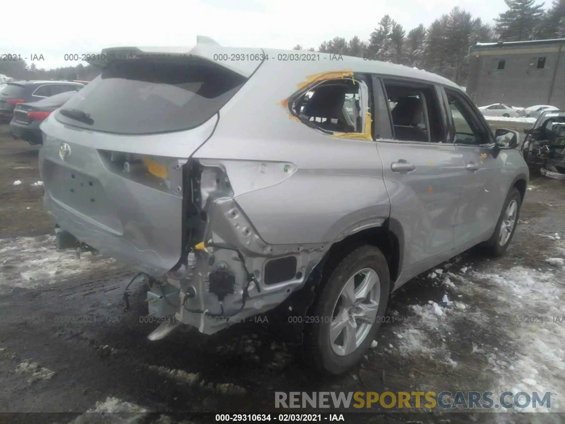 4 Photograph of a damaged car 5TDBZRBH0LS500733 TOYOTA HIGHLANDER 2020