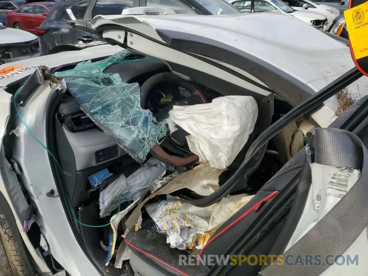 8 Photograph of a damaged car 5TDBZRBH0LS507455 TOYOTA HIGHLANDER 2020