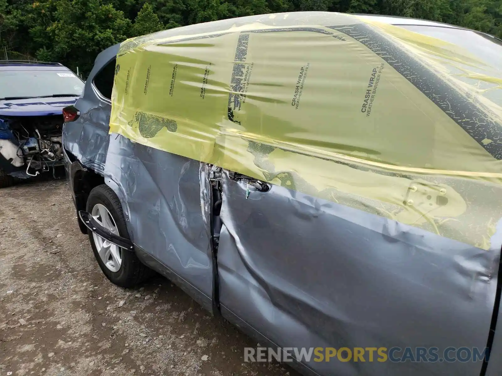 9 Photograph of a damaged car 5TDBZRBH1LS008647 TOYOTA HIGHLANDER 2020