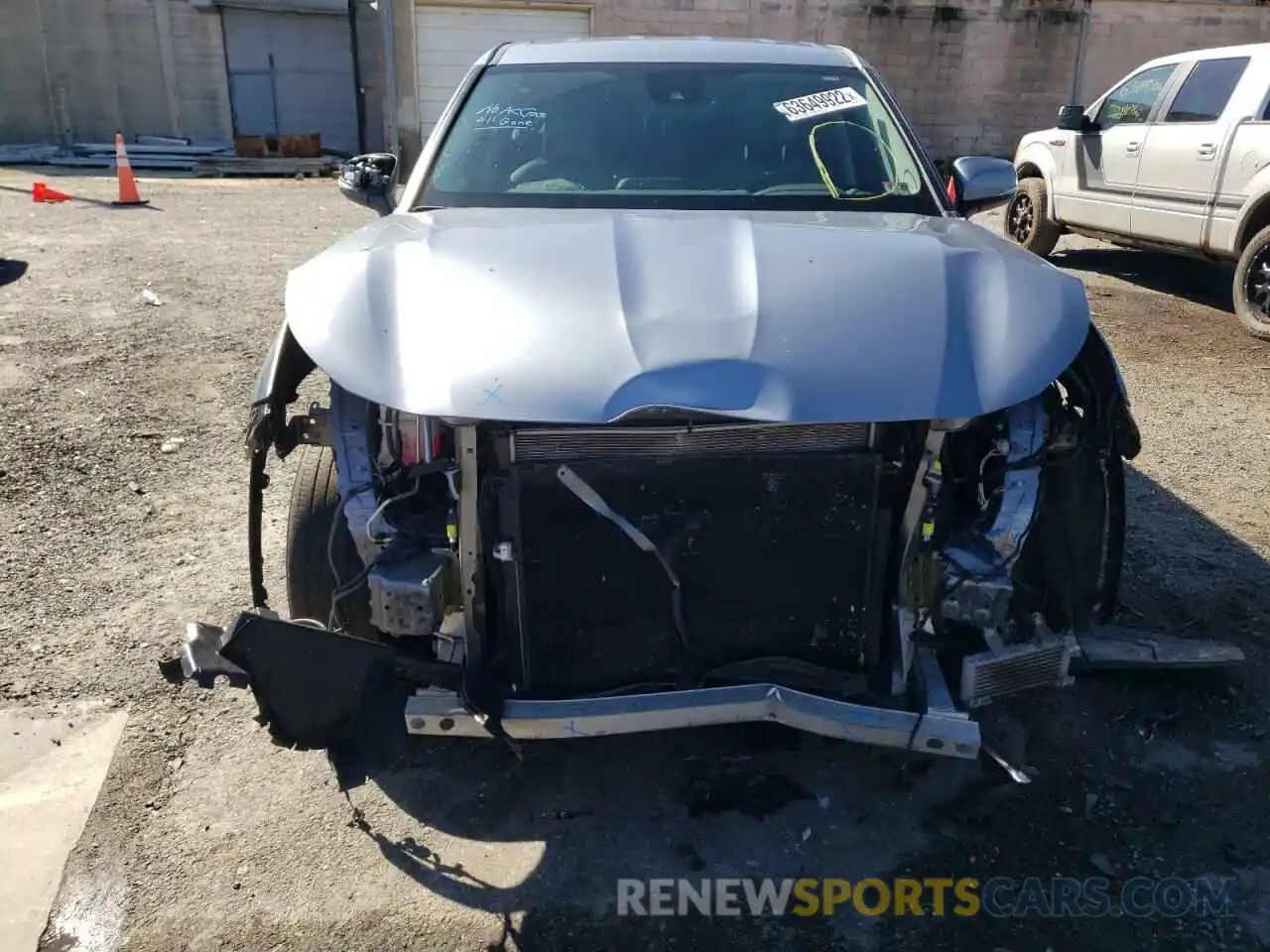 9 Photograph of a damaged car 5TDBZRBH2LS036165 TOYOTA HIGHLANDER 2020