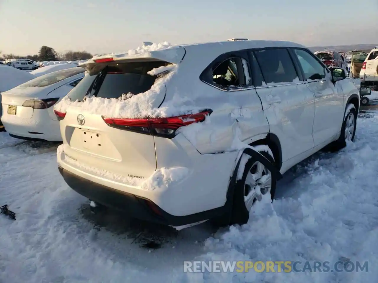 4 Photograph of a damaged car 5TDBZRBH3LS520426 TOYOTA HIGHLANDER 2020