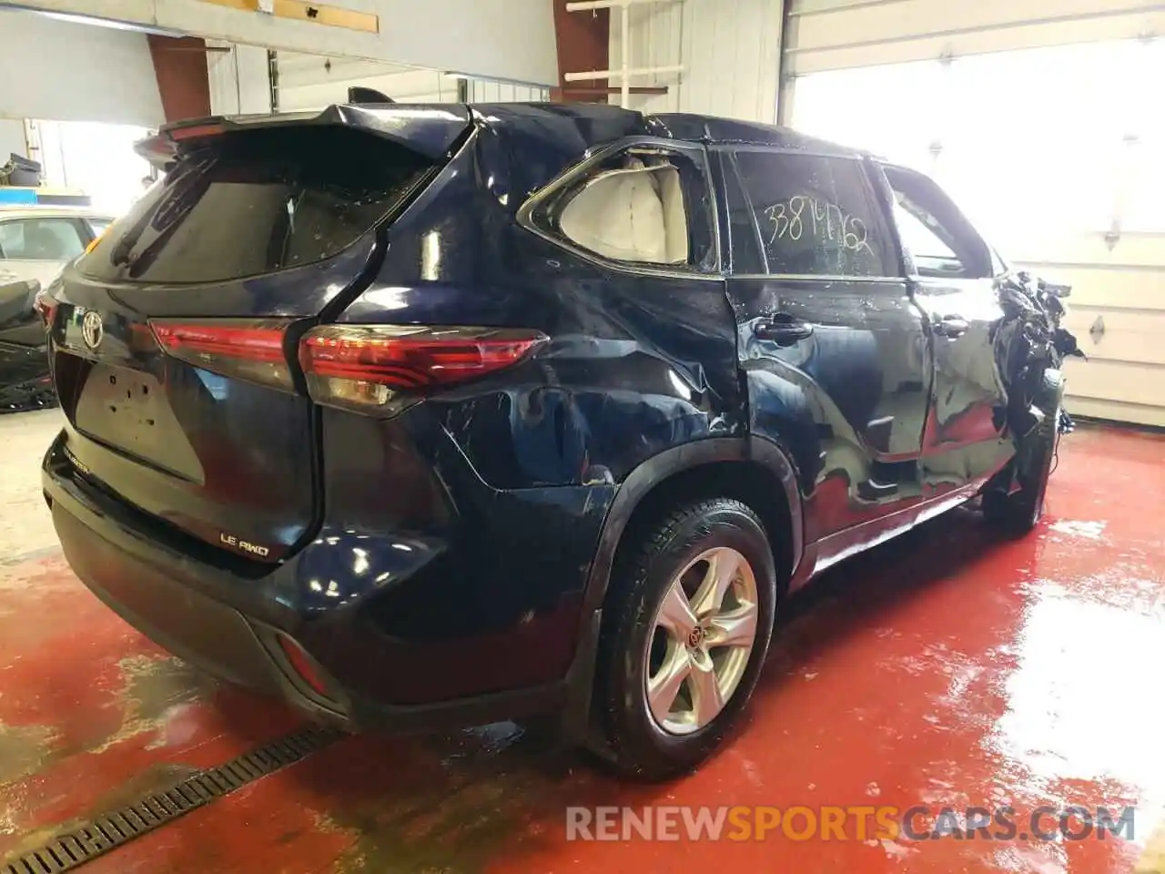 4 Photograph of a damaged car 5TDBZRBH5LS022468 TOYOTA HIGHLANDER 2020