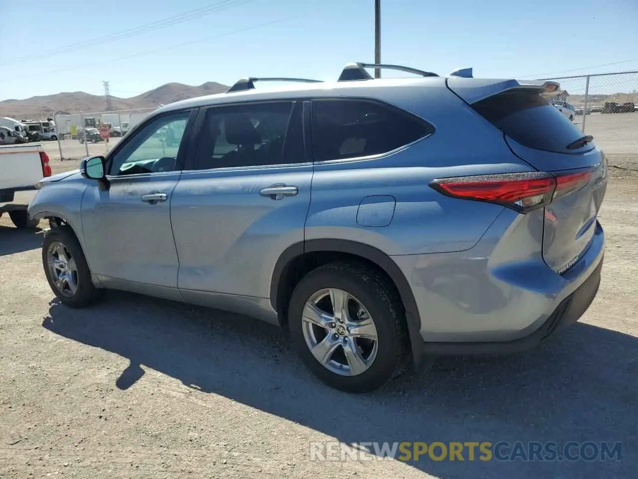 2 Photograph of a damaged car 5TDBZRBH6LS008658 TOYOTA HIGHLANDER 2020