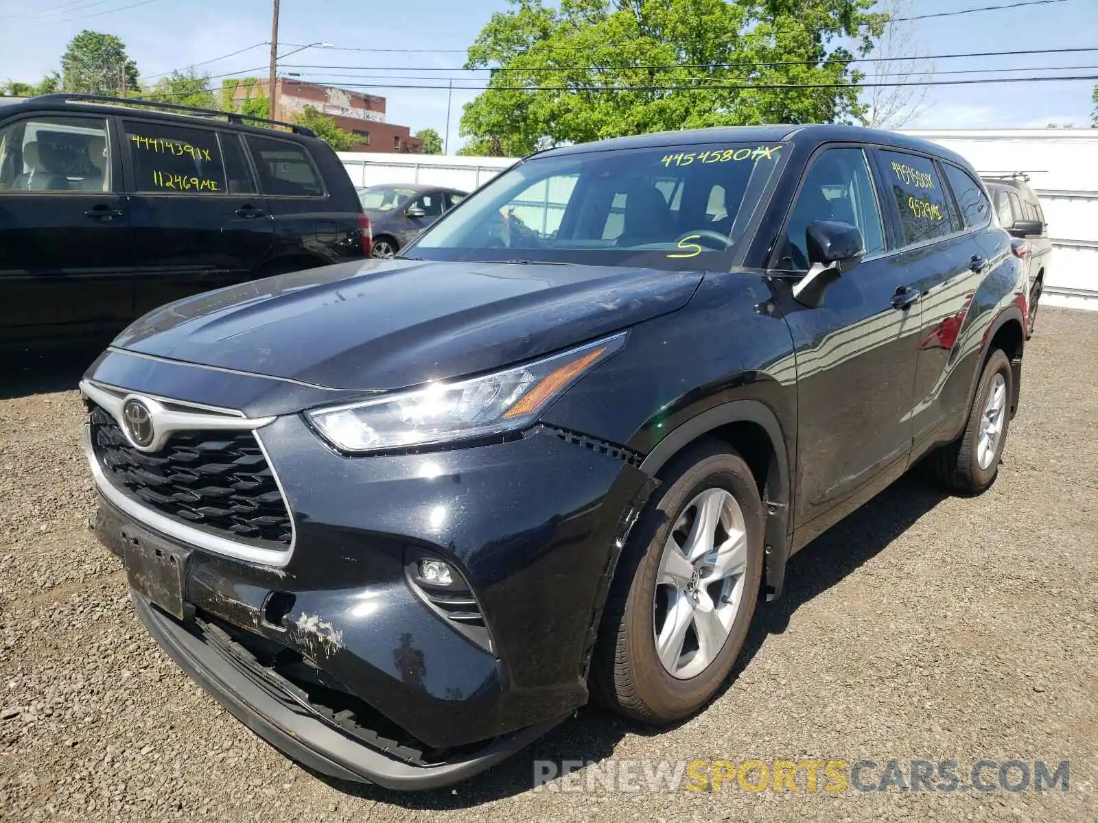 2 Photograph of a damaged car 5TDBZRBH6LS013309 TOYOTA HIGHLANDER 2020