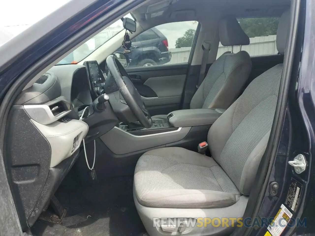7 Photograph of a damaged car 5TDBZRBH8LS012906 TOYOTA HIGHLANDER 2020
