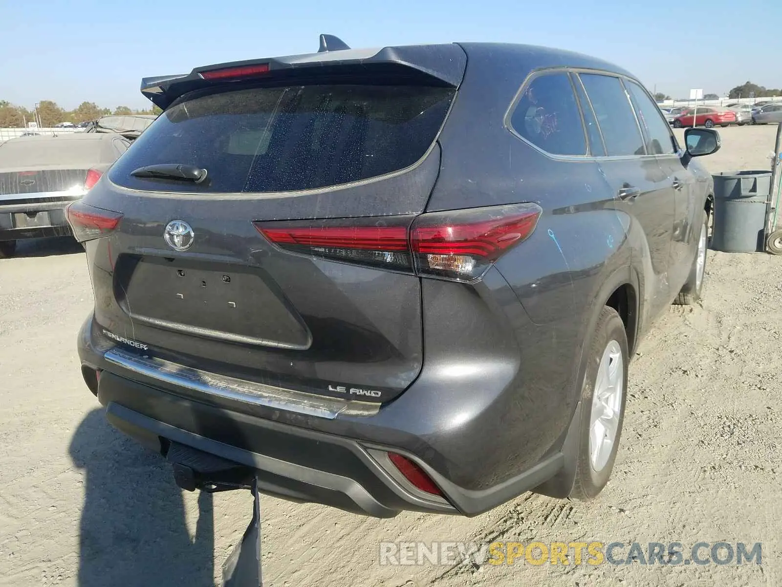 4 Photograph of a damaged car 5TDBZRBH8LS512824 TOYOTA HIGHLANDER 2020