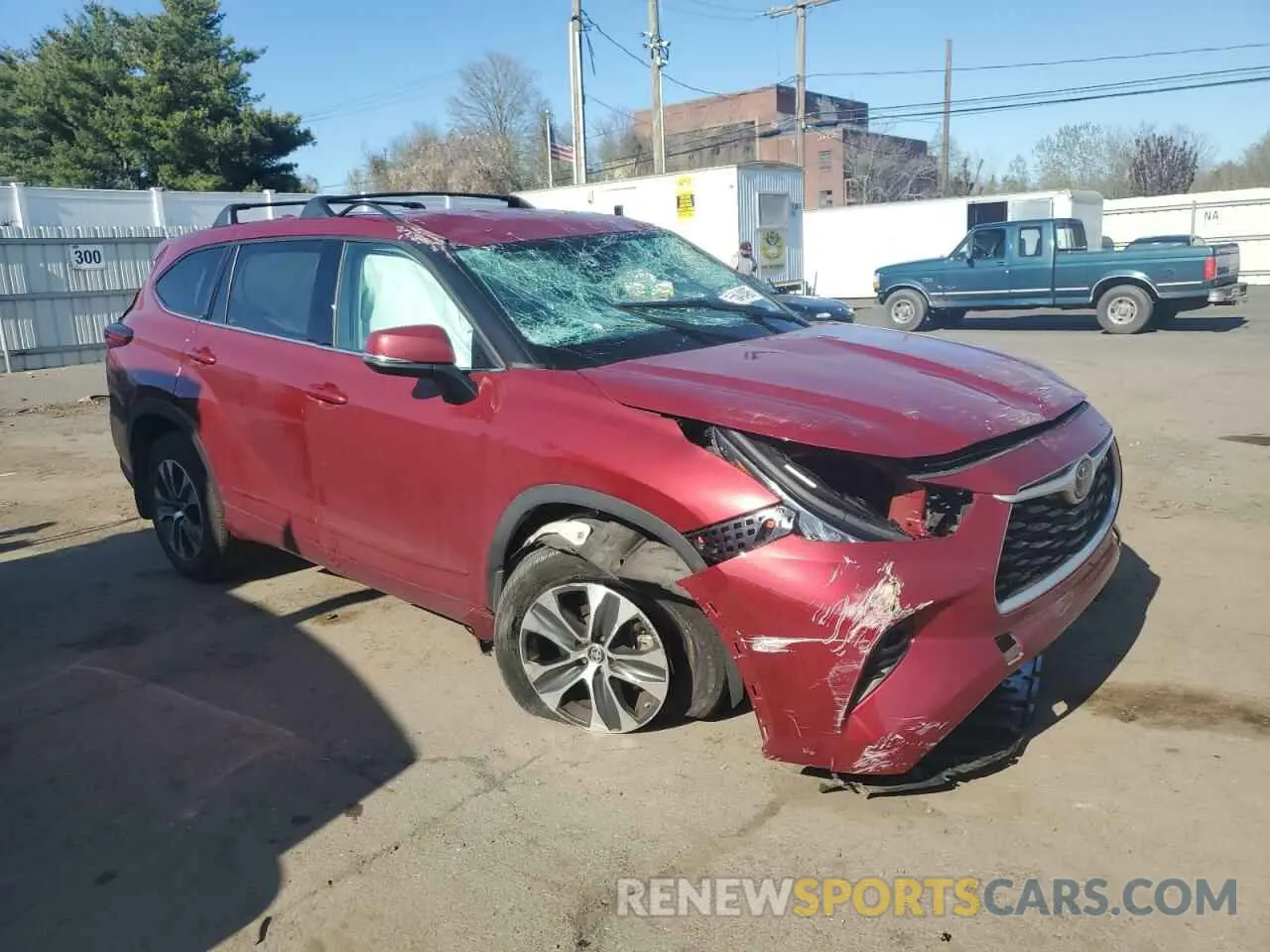 4 Photograph of a damaged car 5TDBZRBH8LS515044 TOYOTA HIGHLANDER 2020