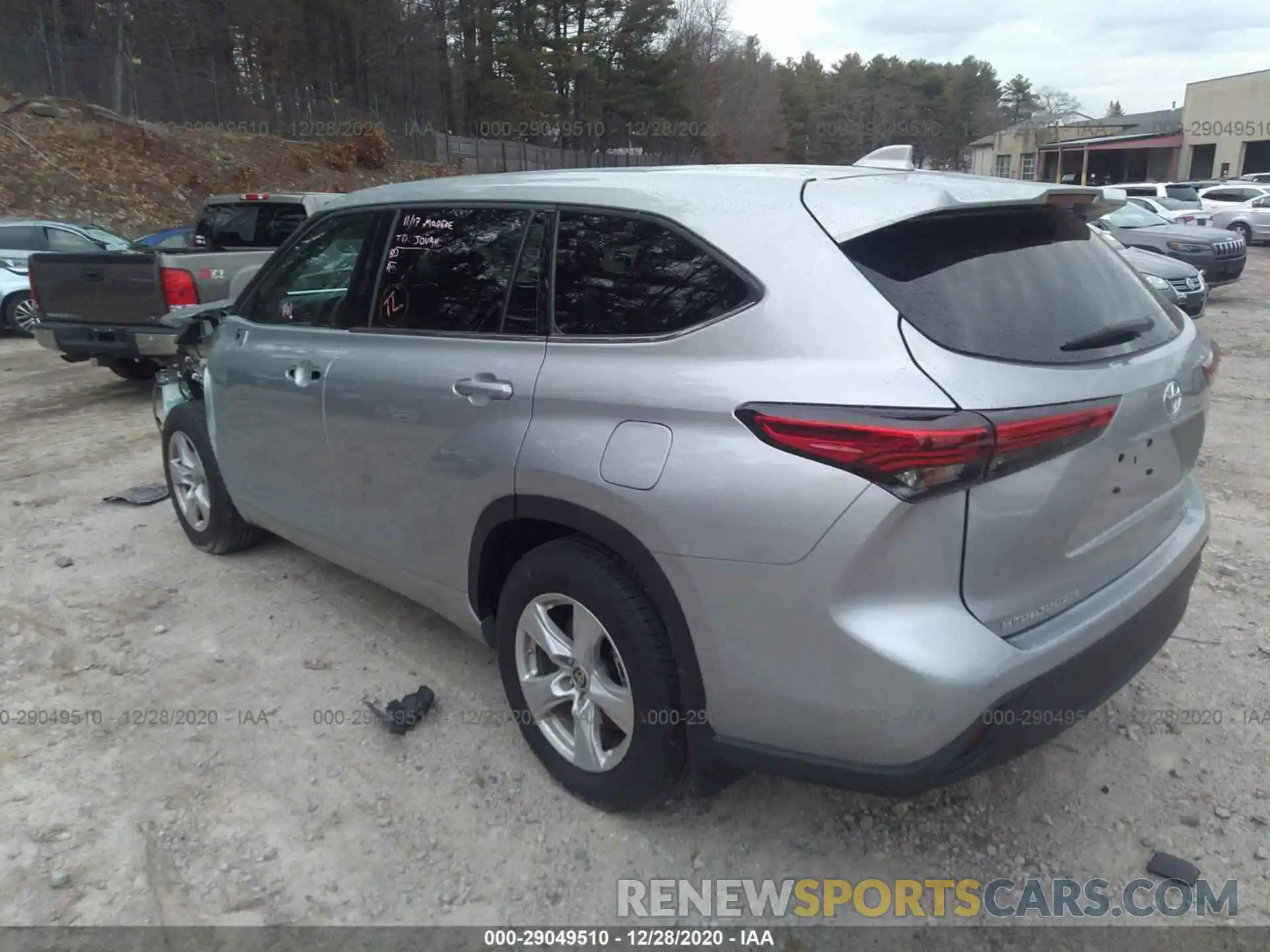 3 Photograph of a damaged car 5TDBZRBHXLS504465 TOYOTA HIGHLANDER 2020