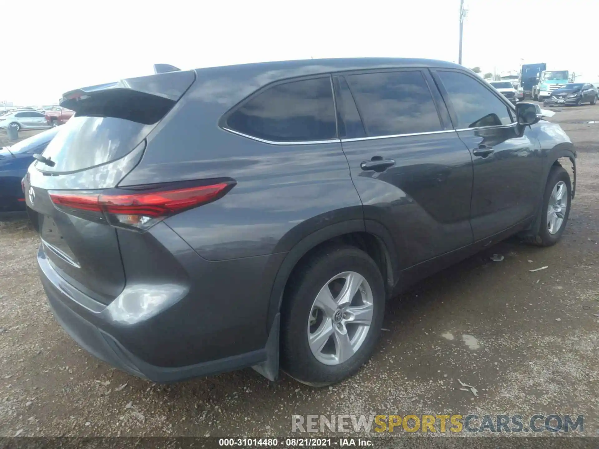 4 Photograph of a damaged car 5TDCZRAH0LS012243 TOYOTA HIGHLANDER 2020