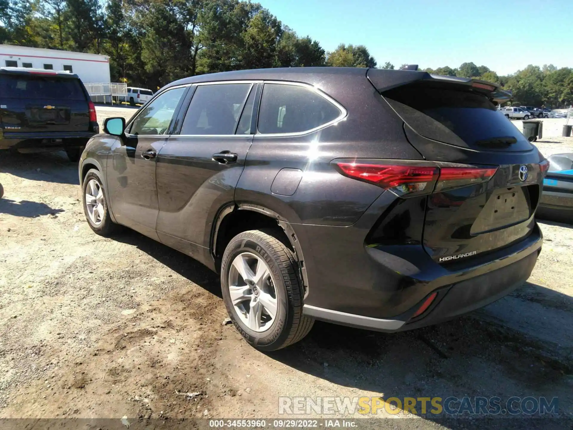 3 Photograph of a damaged car 5TDCZRAH0LS019421 TOYOTA HIGHLANDER 2020