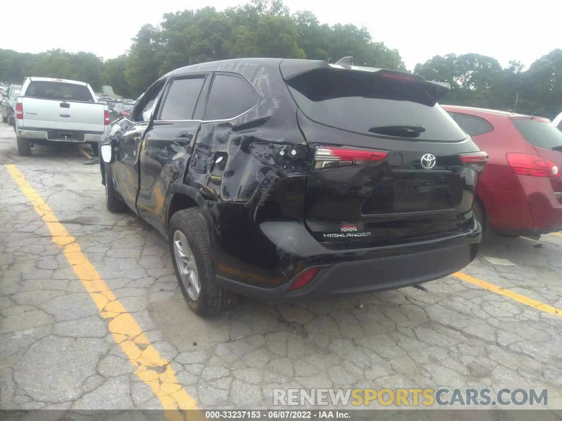 3 Photograph of a damaged car 5TDCZRAH0LS500673 TOYOTA HIGHLANDER 2020