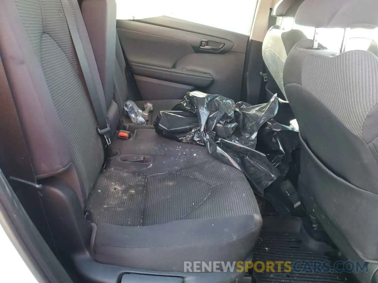 11 Photograph of a damaged car 5TDCZRAH0LS505372 TOYOTA HIGHLANDER 2020