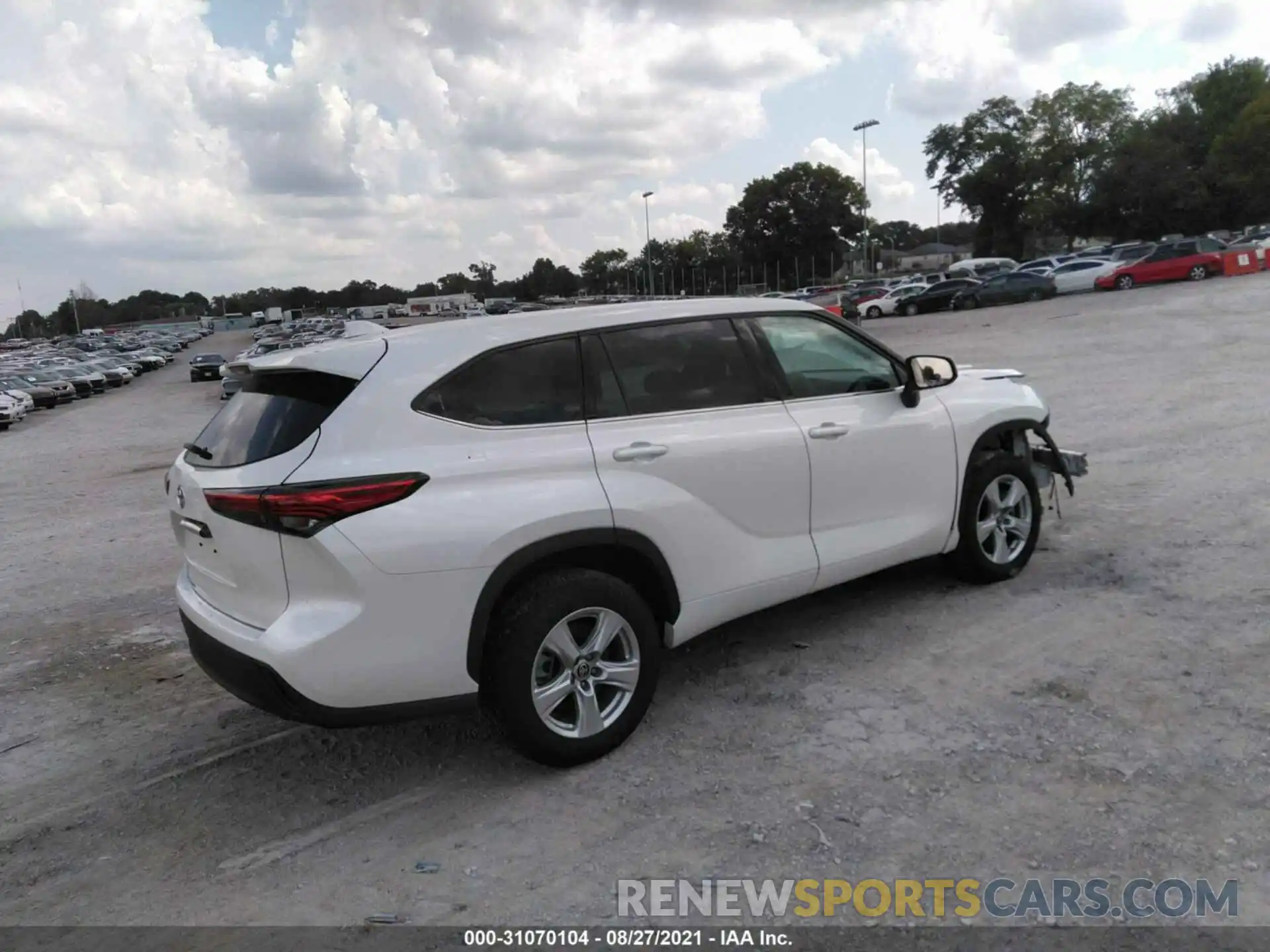 4 Photograph of a damaged car 5TDCZRAH0LS507591 TOYOTA HIGHLANDER 2020