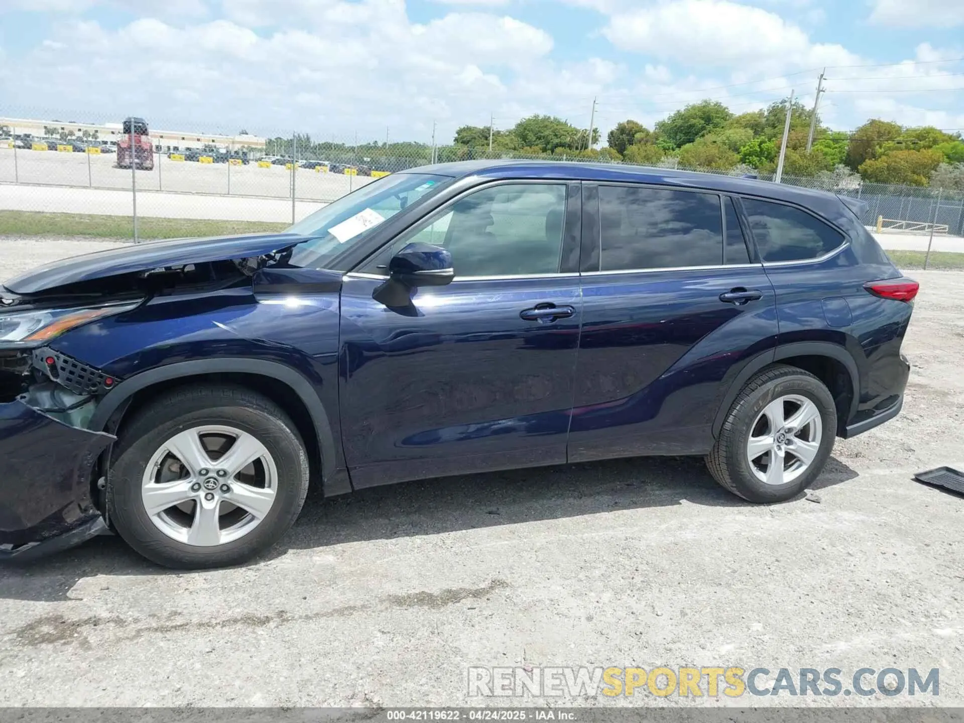 14 Photograph of a damaged car 5TDCZRAH1LS009495 TOYOTA HIGHLANDER 2020