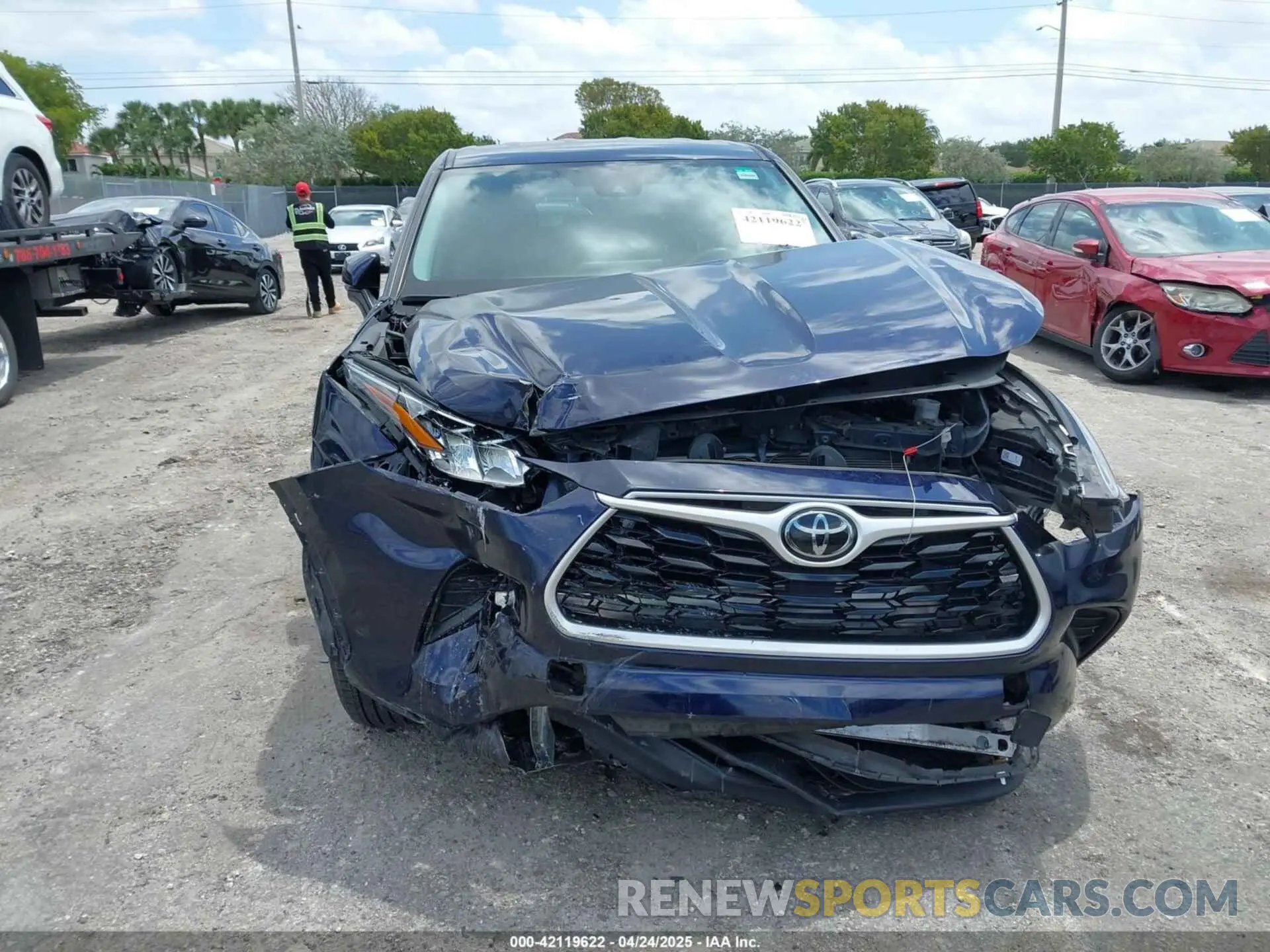 6 Photograph of a damaged car 5TDCZRAH1LS009495 TOYOTA HIGHLANDER 2020