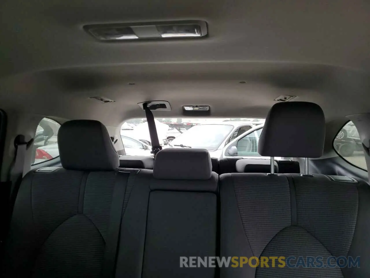 10 Photograph of a damaged car 5TDCZRAH1LS503503 TOYOTA HIGHLANDER 2020