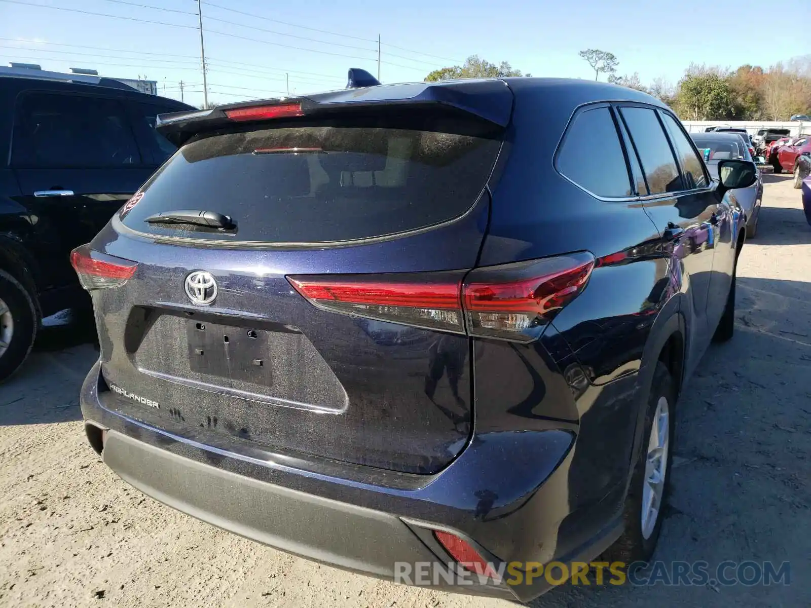 4 Photograph of a damaged car 5TDCZRAH1LS508894 TOYOTA HIGHLANDER 2020