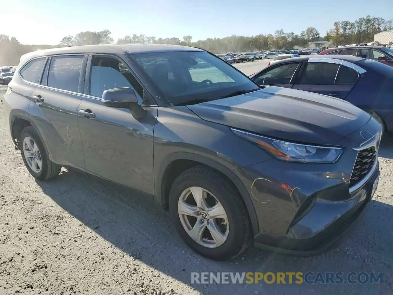 4 Photograph of a damaged car 5TDCZRAH2LS004760 TOYOTA HIGHLANDER 2020