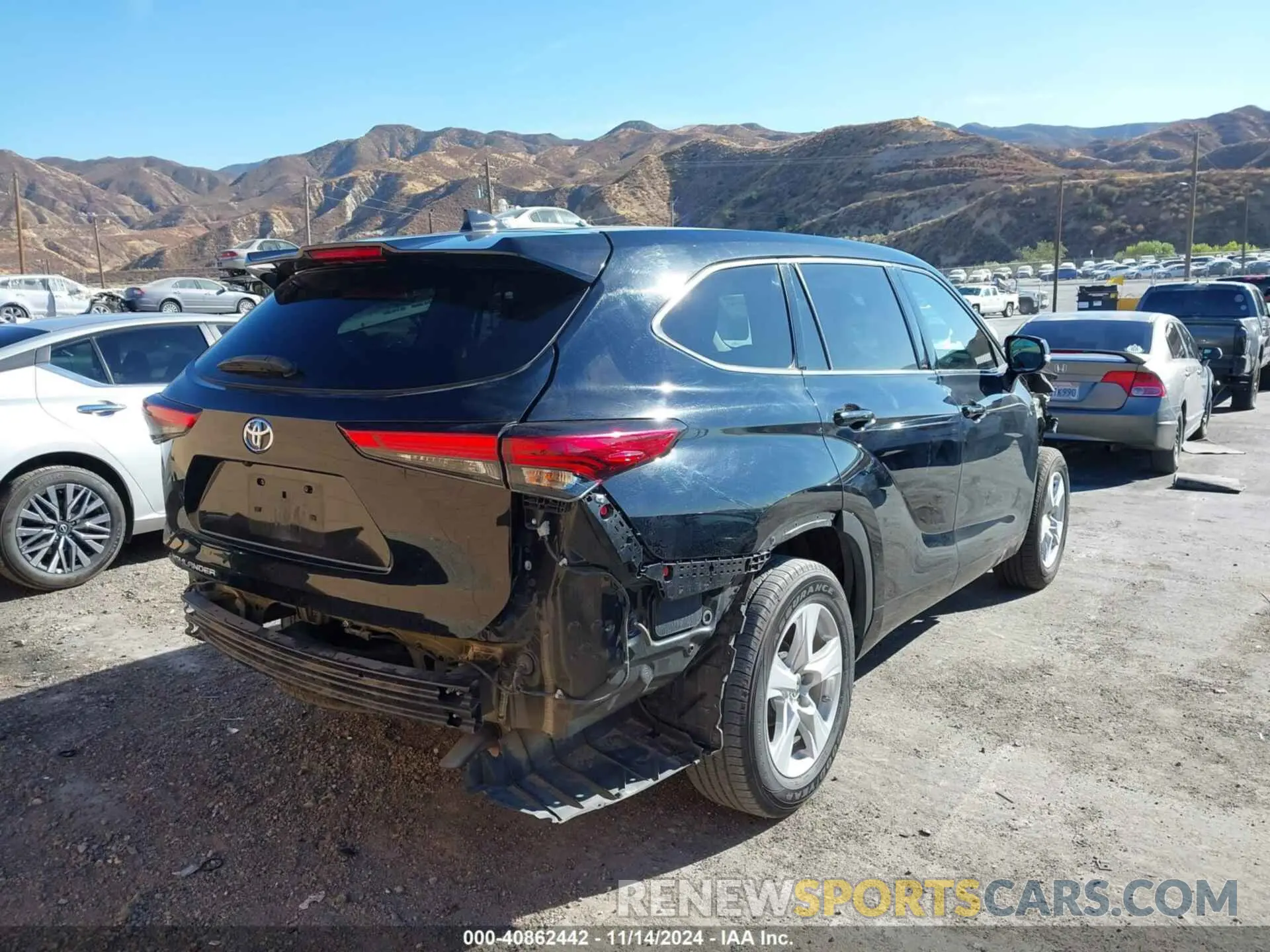 4 Photograph of a damaged car 5TDCZRAH2LS509441 TOYOTA HIGHLANDER 2020