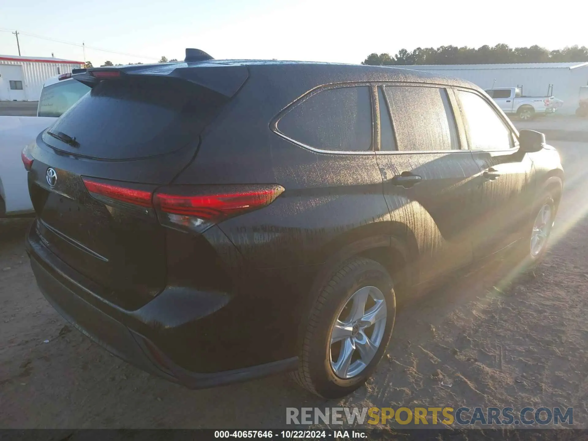 4 Photograph of a damaged car 5TDCZRAH3LS507312 TOYOTA HIGHLANDER 2020