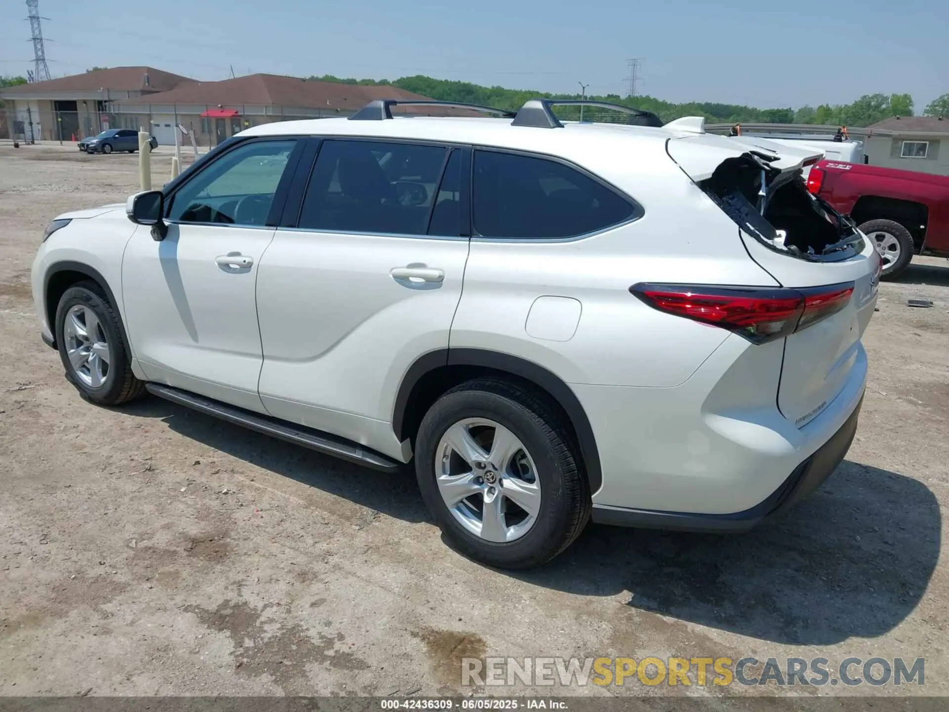 3 Photograph of a damaged car 5TDCZRAH4LS028560 TOYOTA HIGHLANDER 2020