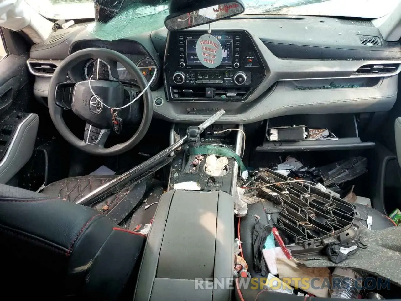 8 Photograph of a damaged car 5TDCZRAH4LS506413 TOYOTA HIGHLANDER 2020