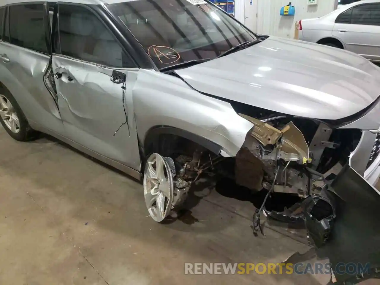 9 Photograph of a damaged car 5TDCZRAH5LS014022 TOYOTA HIGHLANDER 2020