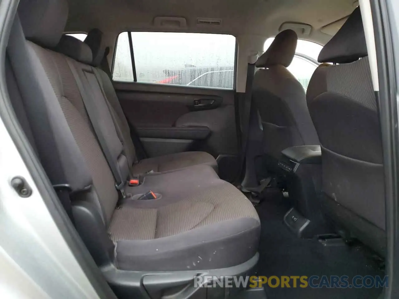 11 Photograph of a damaged car 5TDCZRAH7LS029119 TOYOTA HIGHLANDER 2020