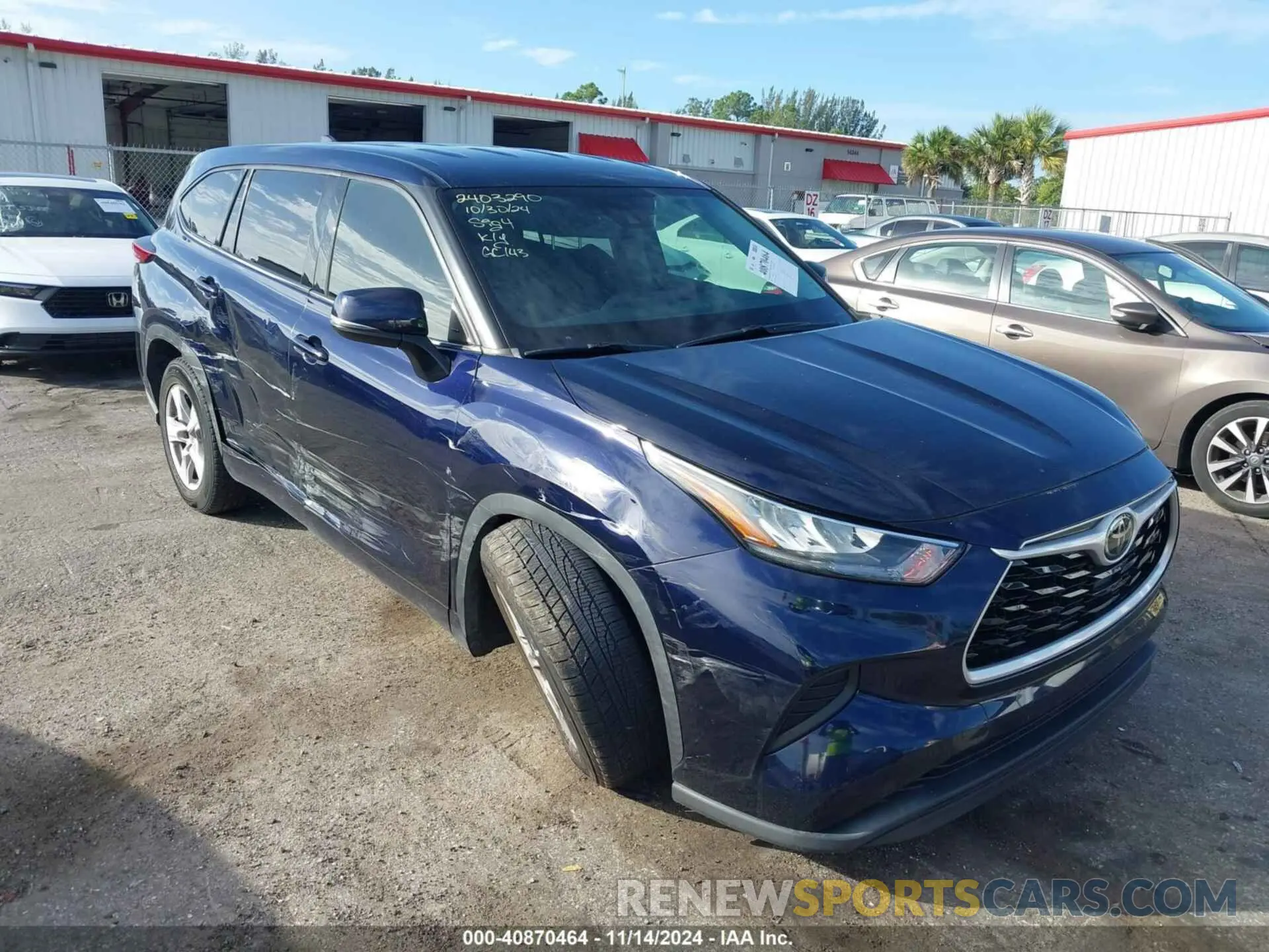 1 Photograph of a damaged car 5TDCZRAH8LS504194 TOYOTA HIGHLANDER 2020