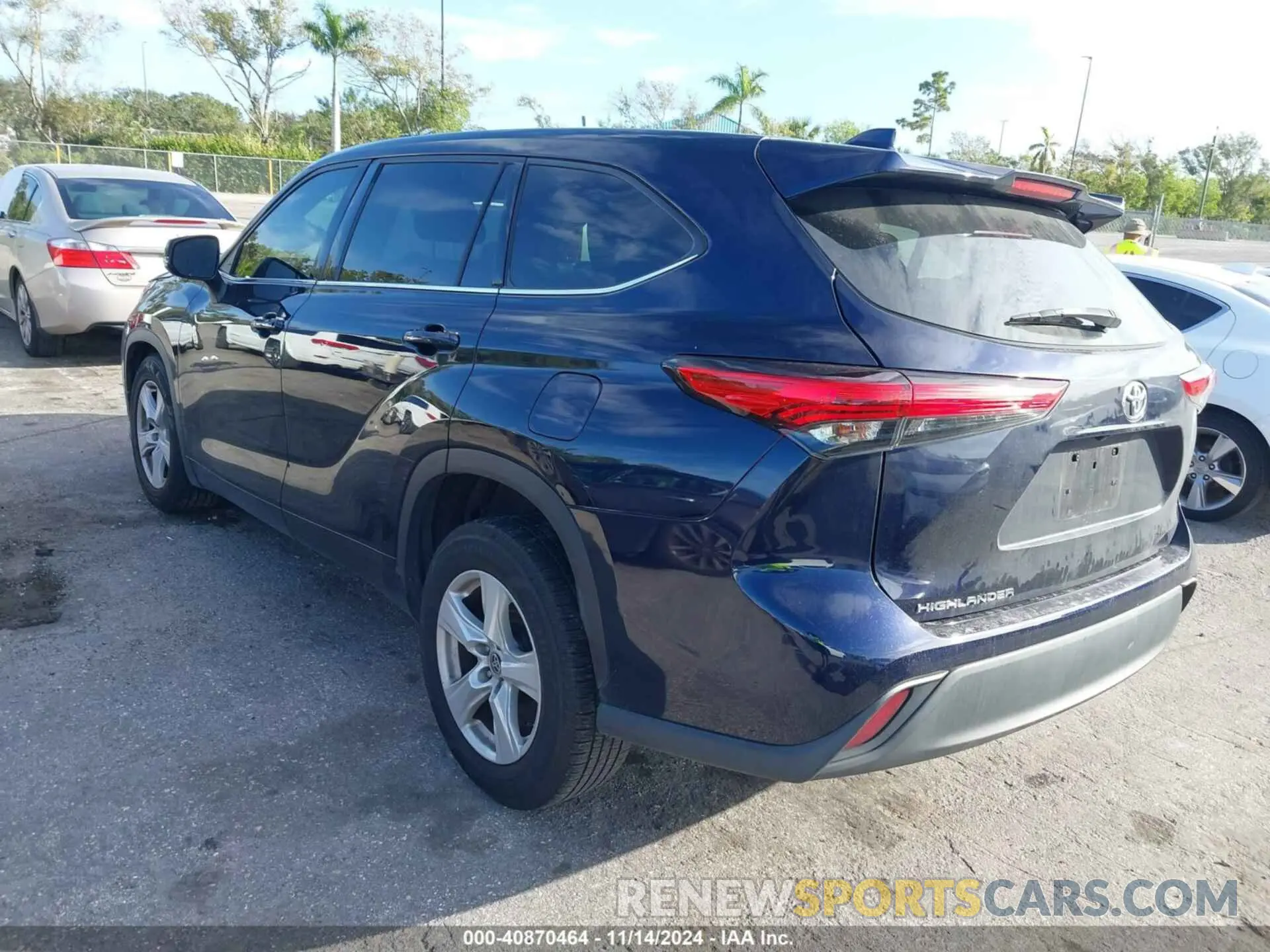 3 Photograph of a damaged car 5TDCZRAH8LS504194 TOYOTA HIGHLANDER 2020