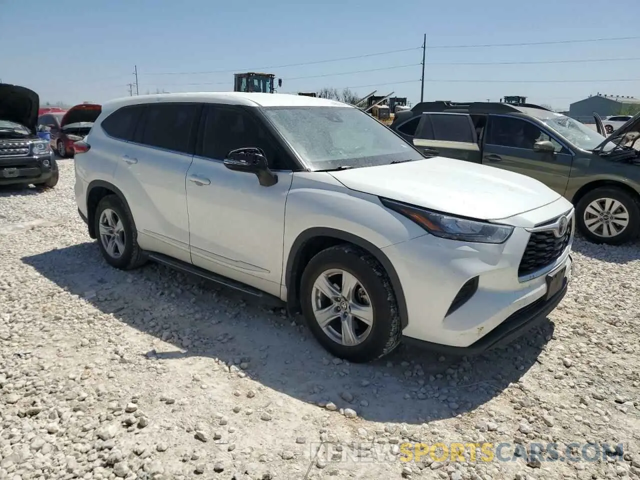 4 Photograph of a damaged car 5TDCZRAH9LS000401 TOYOTA HIGHLANDER 2020