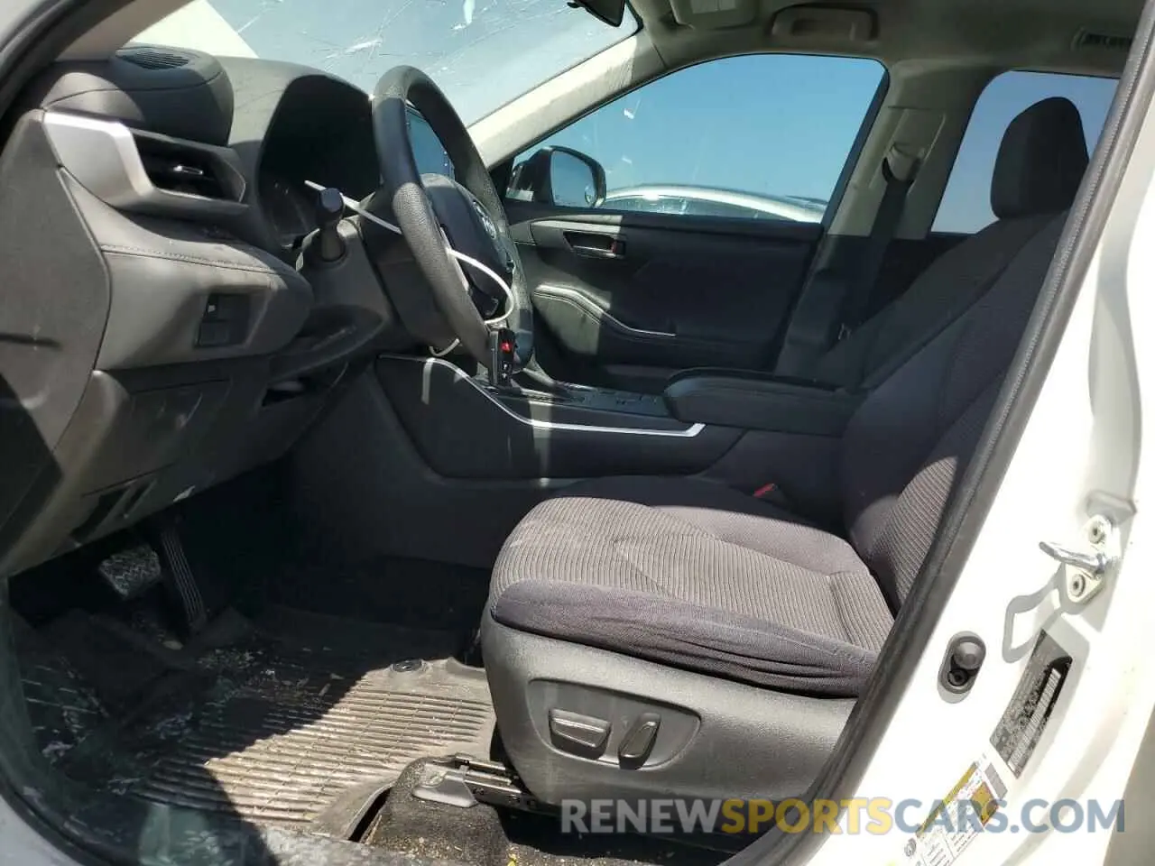 7 Photograph of a damaged car 5TDCZRAH9LS000401 TOYOTA HIGHLANDER 2020