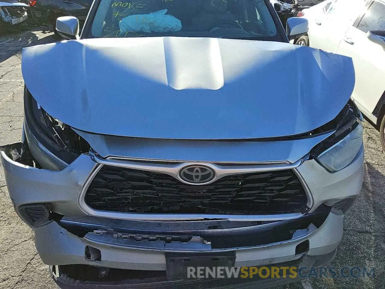 12 Photograph of a damaged car 5TDCZRAH9LS017585 TOYOTA HIGHLANDER 2020