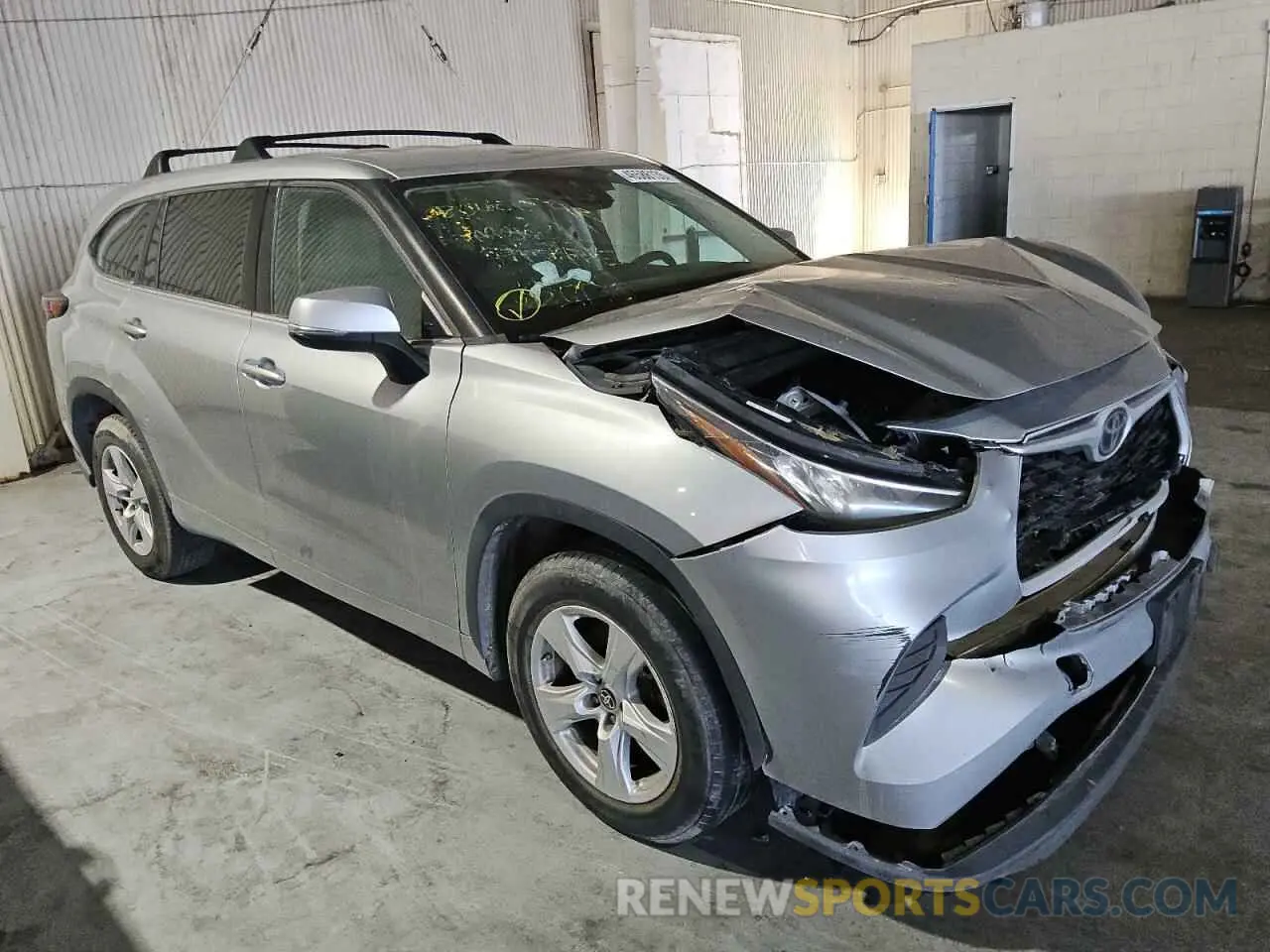 4 Photograph of a damaged car 5TDCZRAH9LS017585 TOYOTA HIGHLANDER 2020