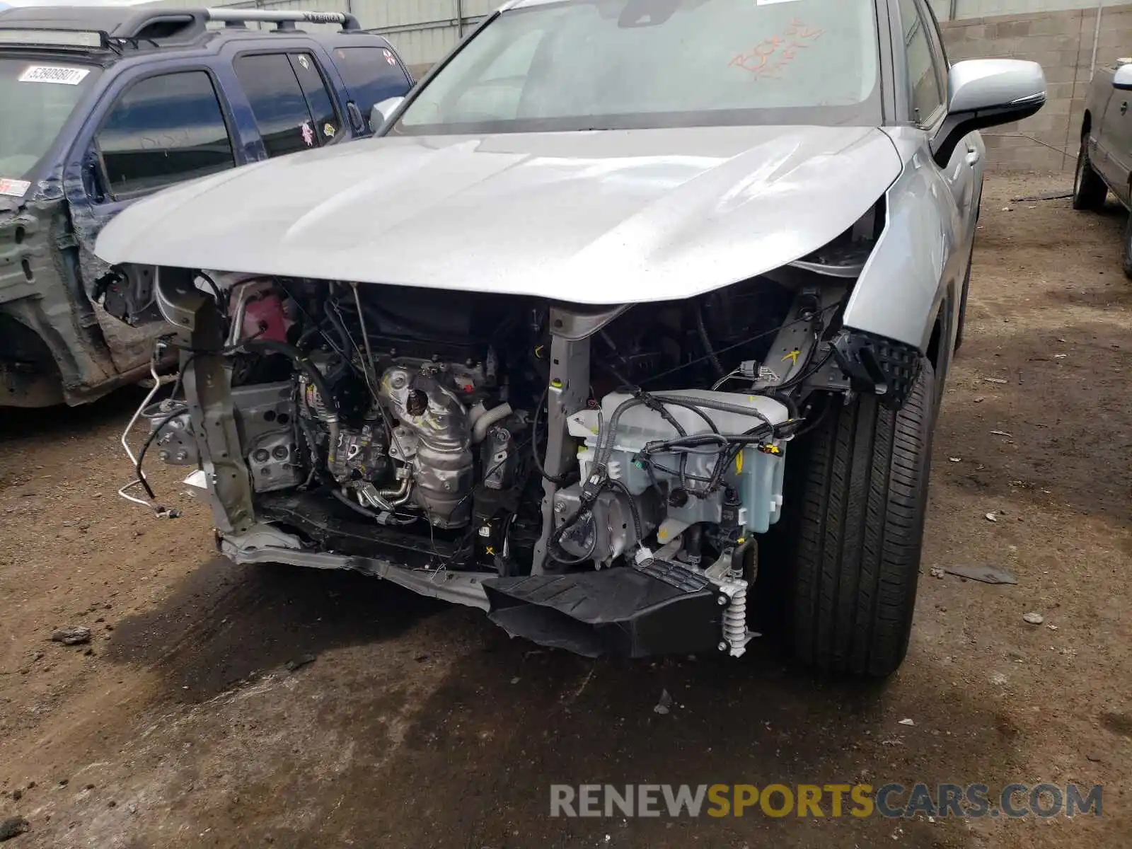 9 Photograph of a damaged car 5TDCZRAH9LS031129 TOYOTA HIGHLANDER 2020