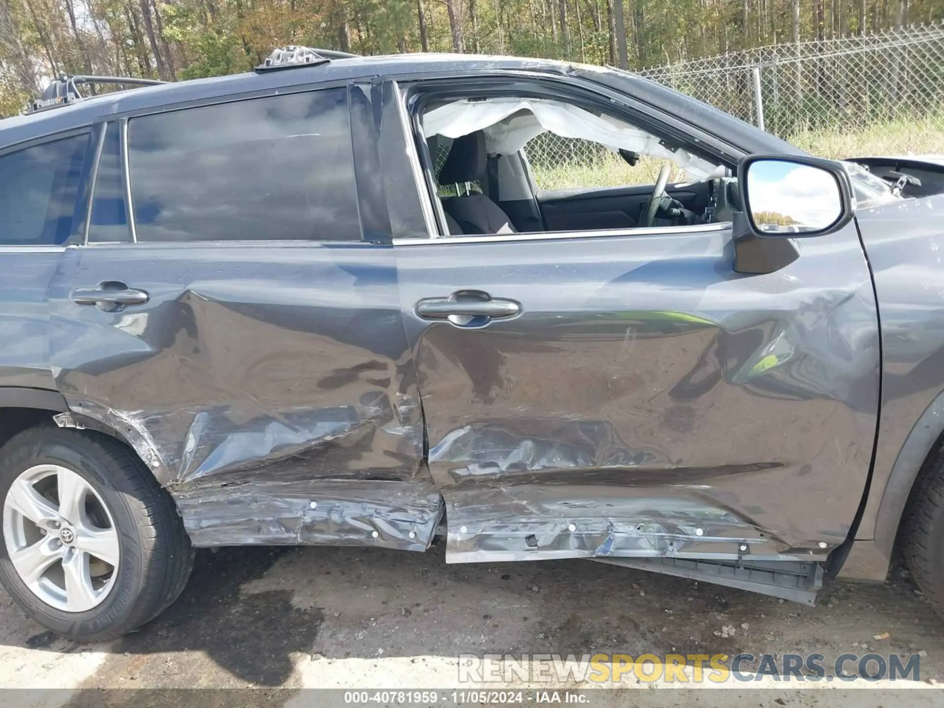 12 Photograph of a damaged car 5TDCZRAHXLS014209 TOYOTA HIGHLANDER 2020