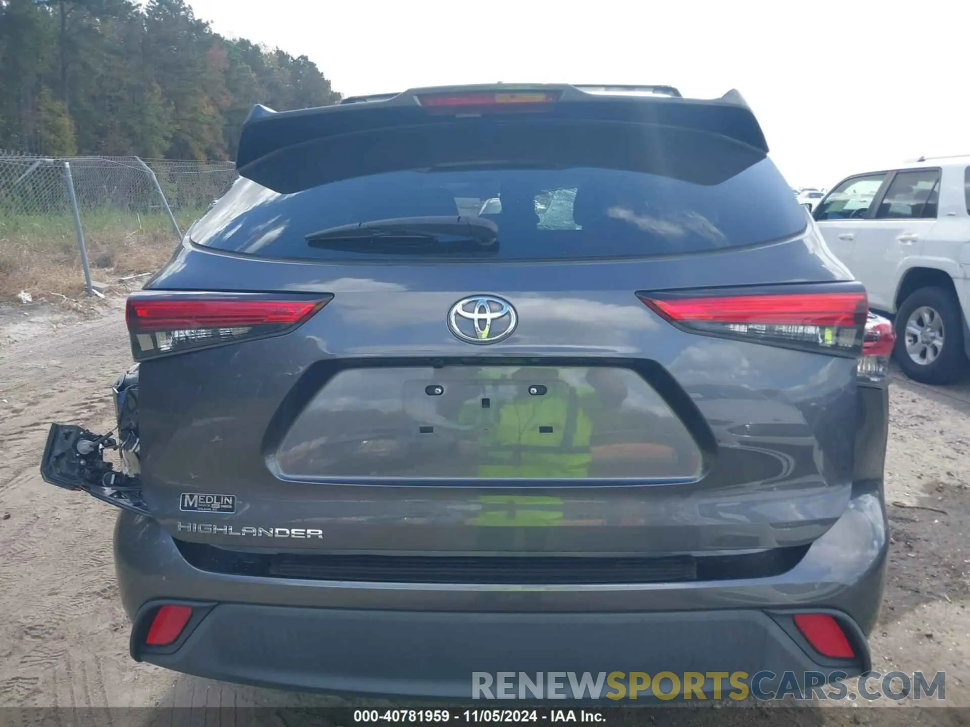 15 Photograph of a damaged car 5TDCZRAHXLS014209 TOYOTA HIGHLANDER 2020