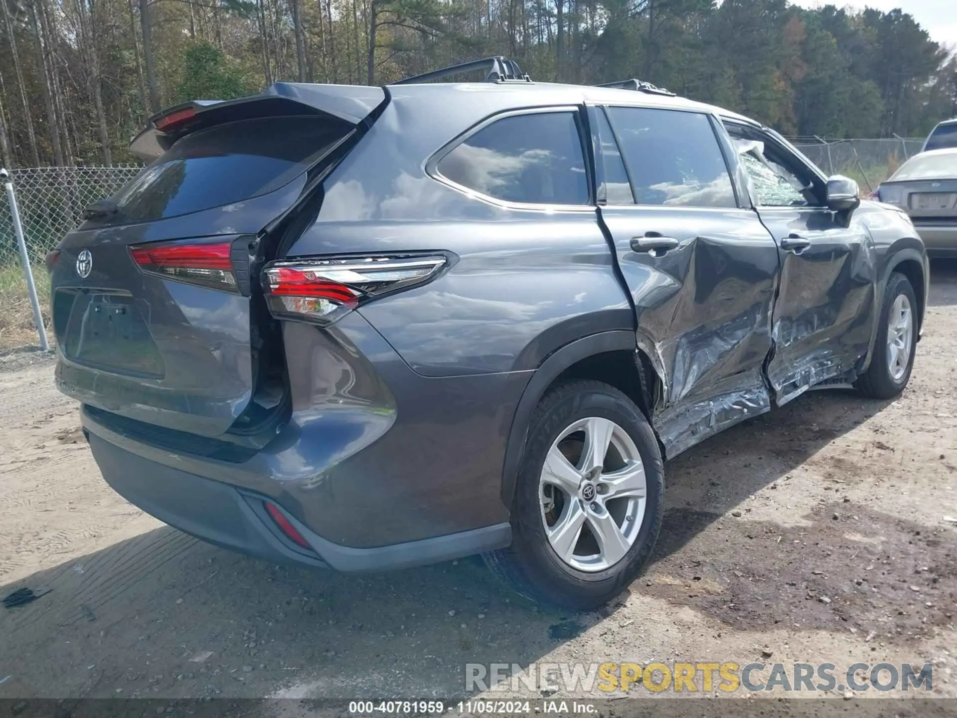 4 Photograph of a damaged car 5TDCZRAHXLS014209 TOYOTA HIGHLANDER 2020