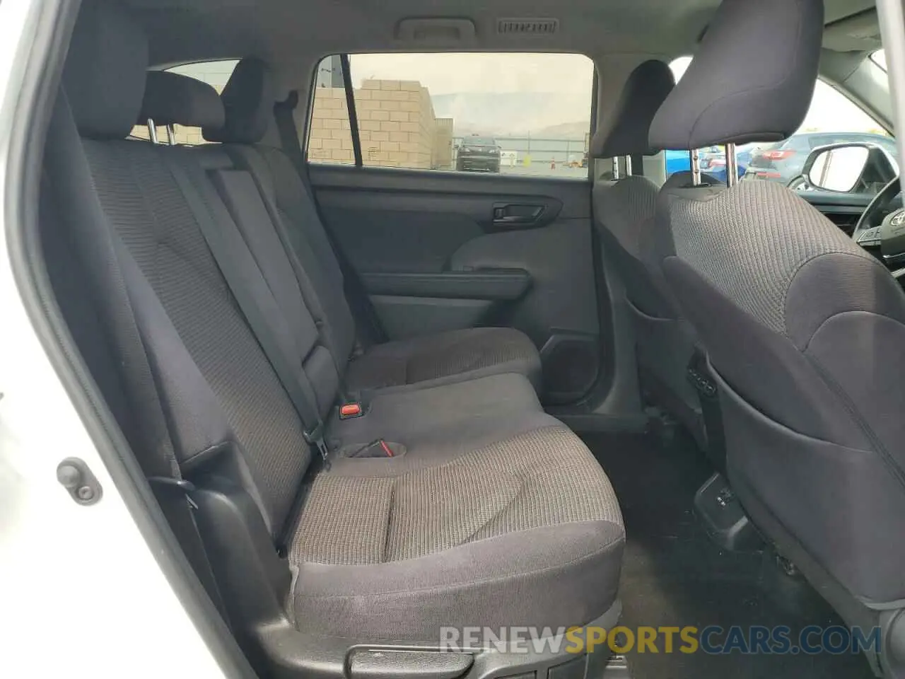 11 Photograph of a damaged car 5TDCZRAHXLS501555 TOYOTA HIGHLANDER 2020