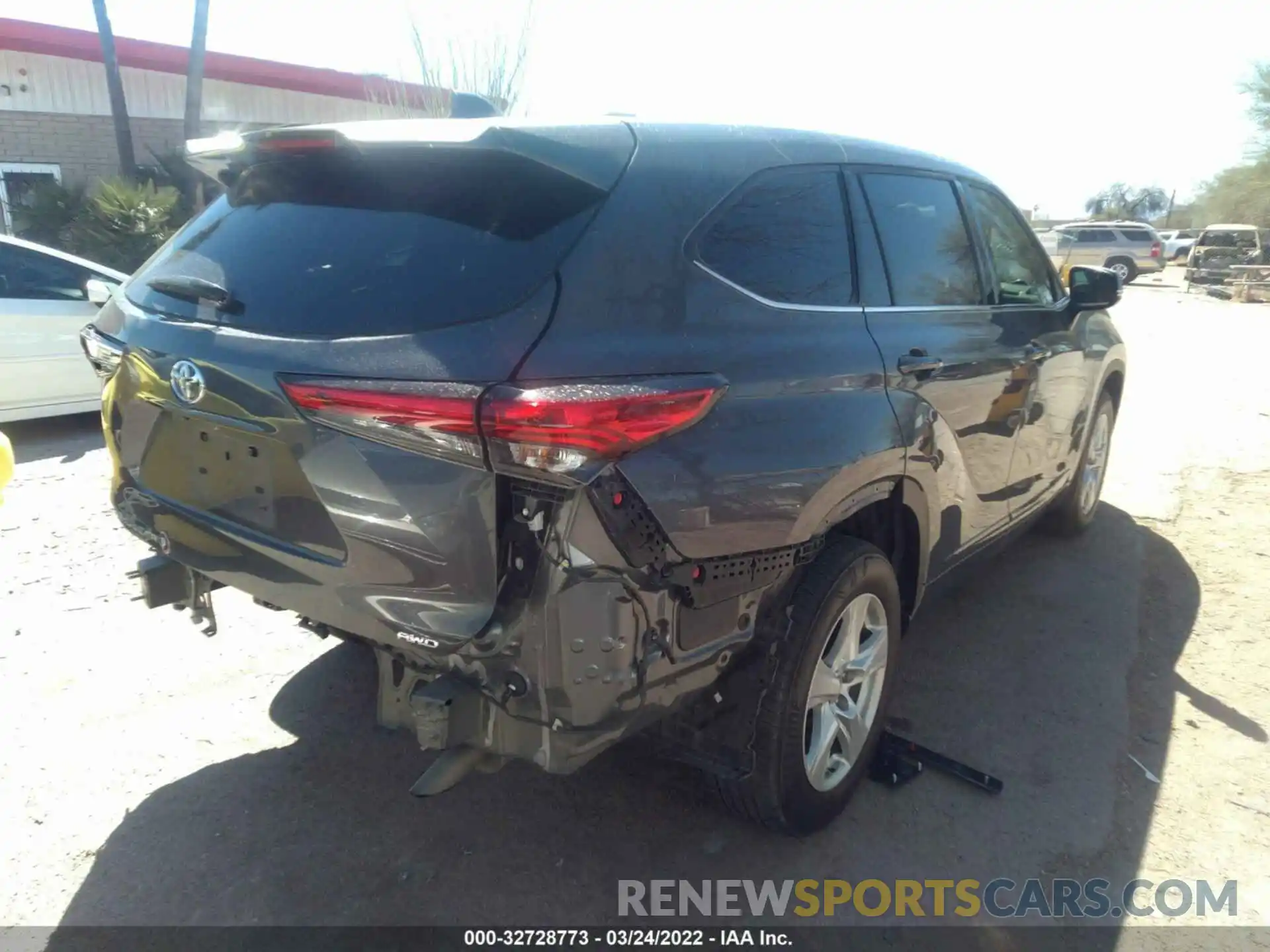 4 Photograph of a damaged car 5TDCZRBH1LS043144 TOYOTA HIGHLANDER 2020