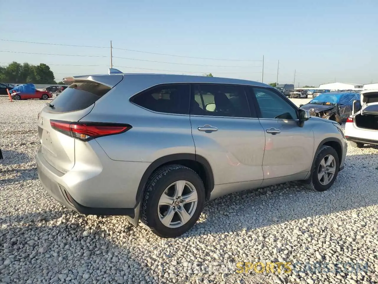 3 Photograph of a damaged car 5TDCZRBH8LS030357 TOYOTA HIGHLANDER 2020