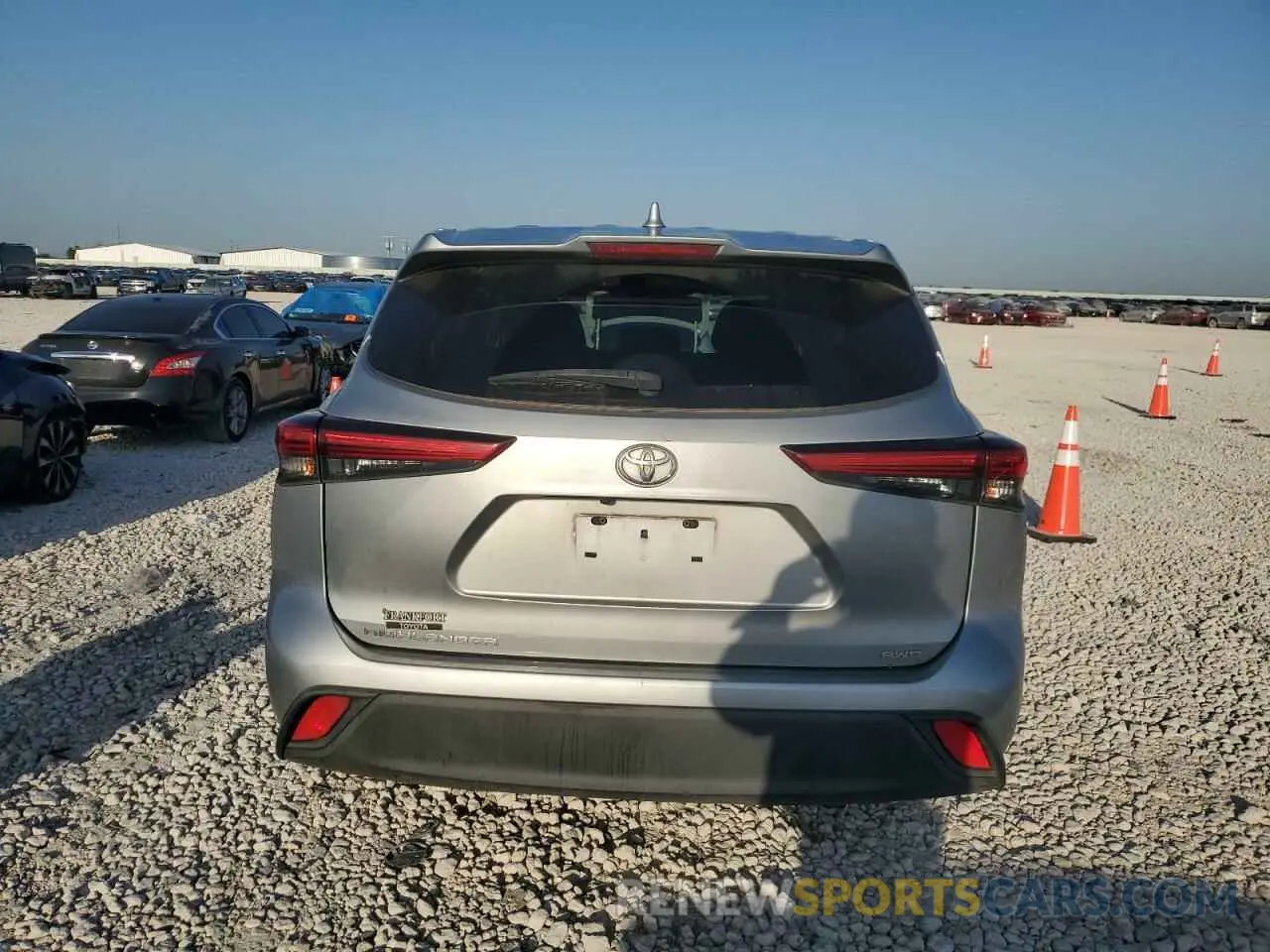6 Photograph of a damaged car 5TDCZRBH8LS030357 TOYOTA HIGHLANDER 2020