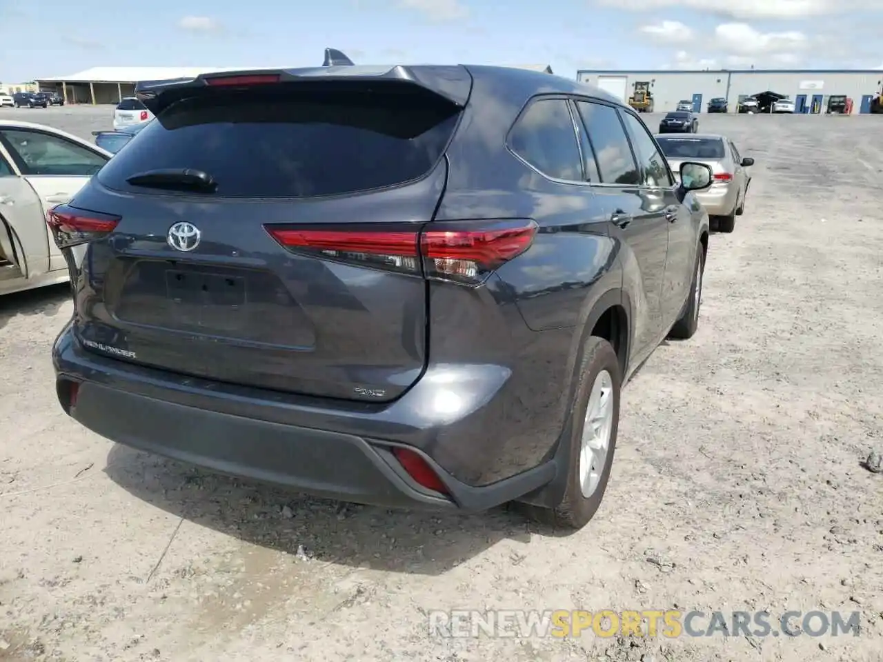 4 Photograph of a damaged car 5TDCZRBH9LS012739 TOYOTA HIGHLANDER 2020