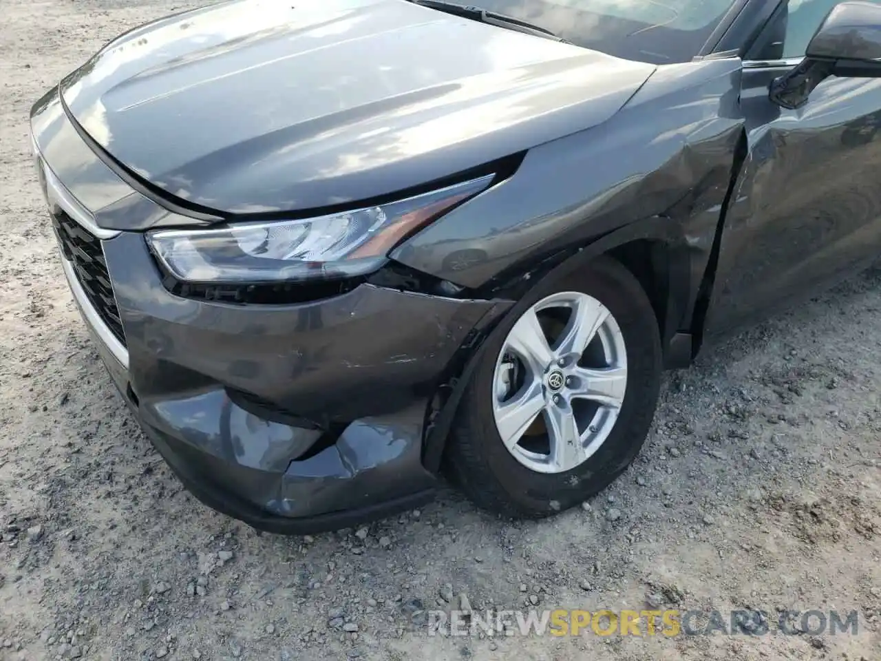 9 Photograph of a damaged car 5TDCZRBH9LS012739 TOYOTA HIGHLANDER 2020