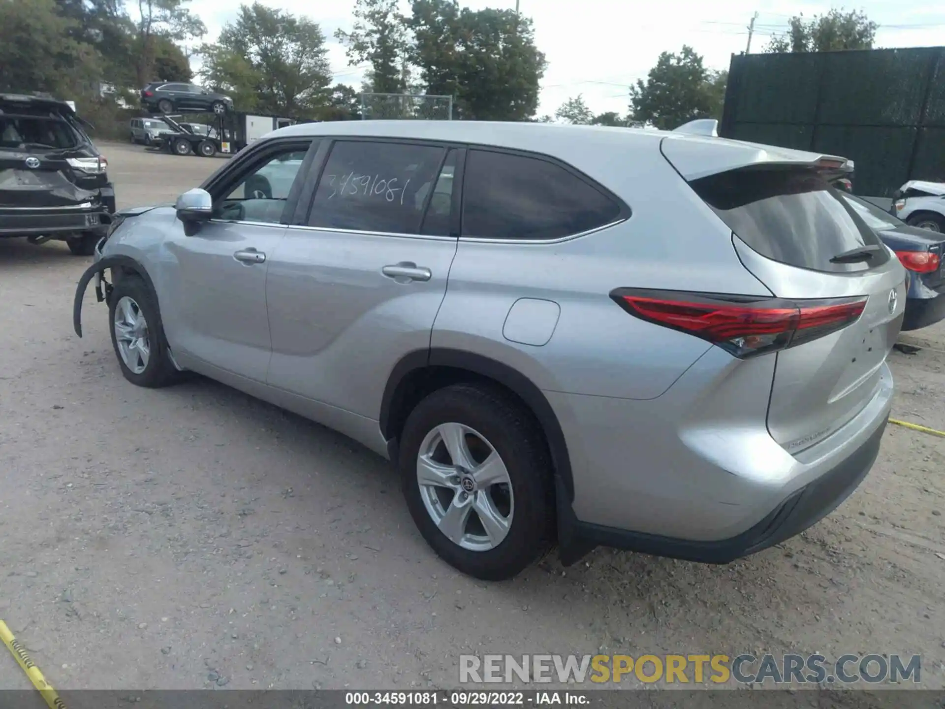 3 Photograph of a damaged car 5TDCZRBH9LS042033 TOYOTA HIGHLANDER 2020